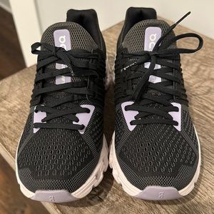 On cloud cloudswift in size 7.5